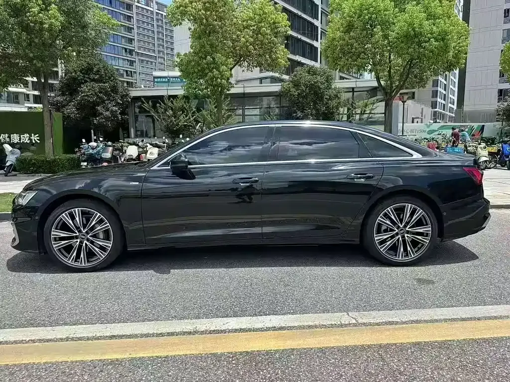 Audi A6L — фото 5