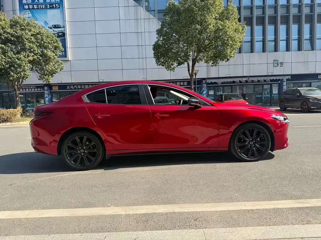 Mazda 3 Axela — фото 4