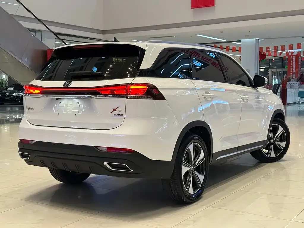 Changan X7 PLUS — фото 5