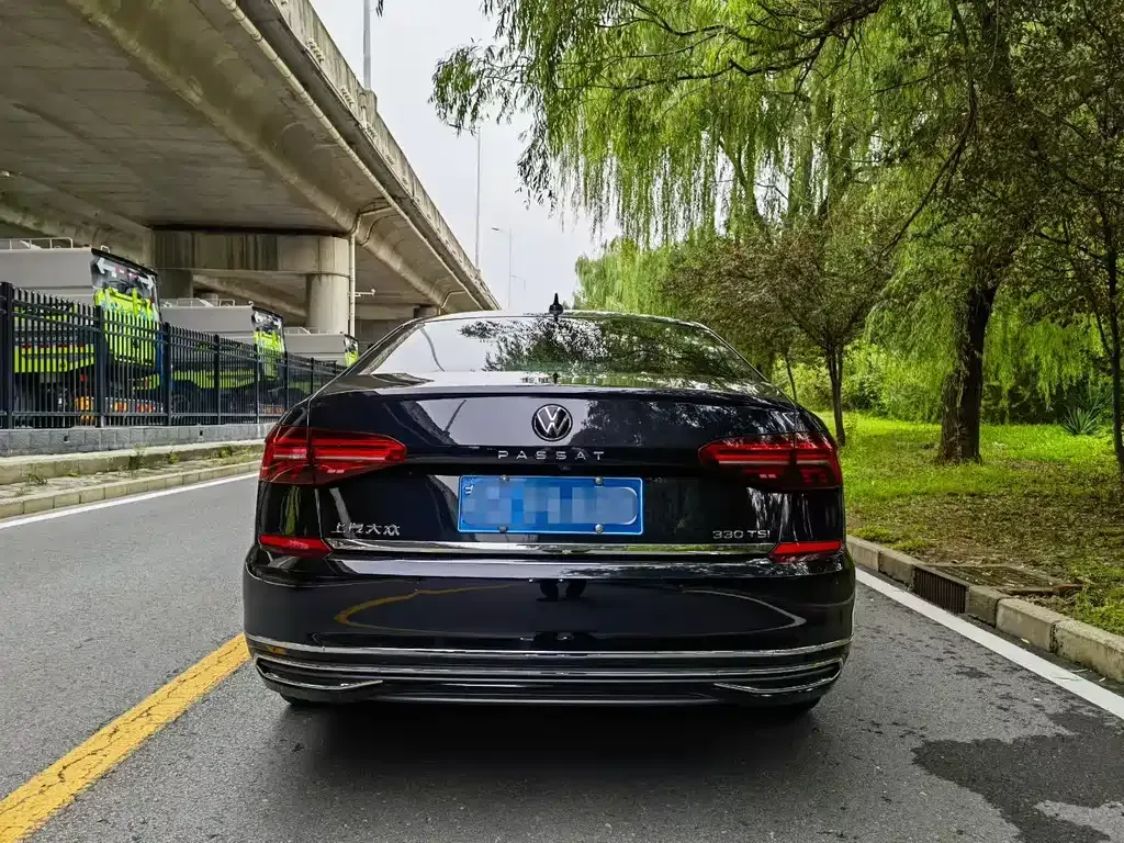 Volkswagen Passat — фото 5