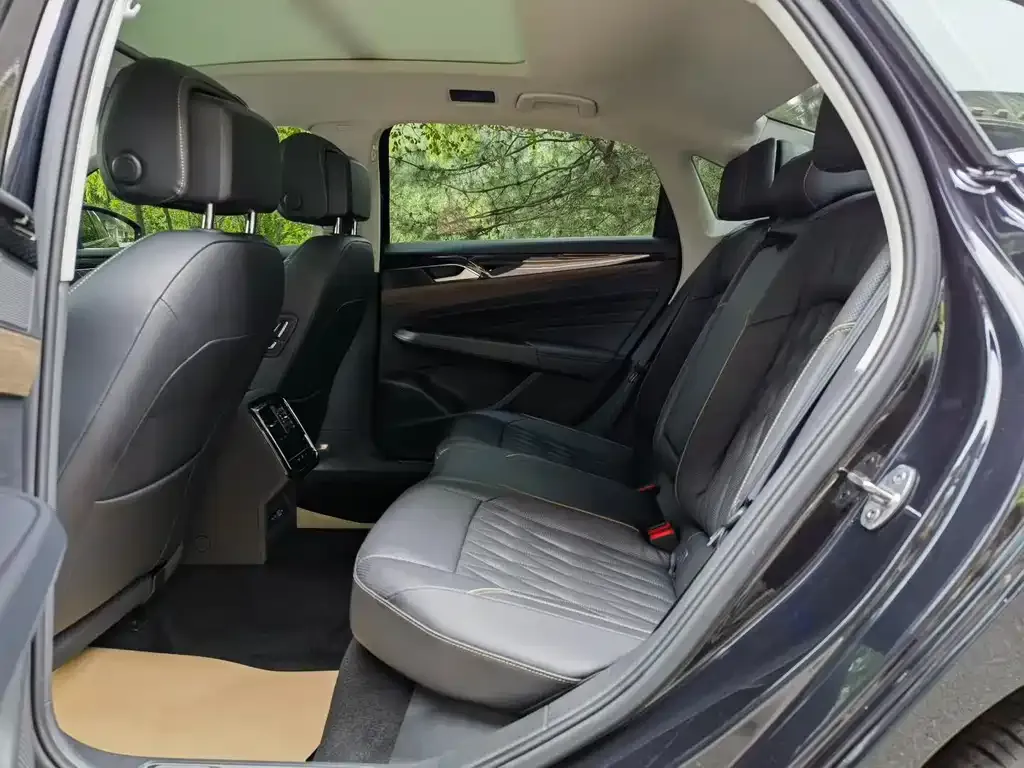 Volkswagen Passat — фото 7