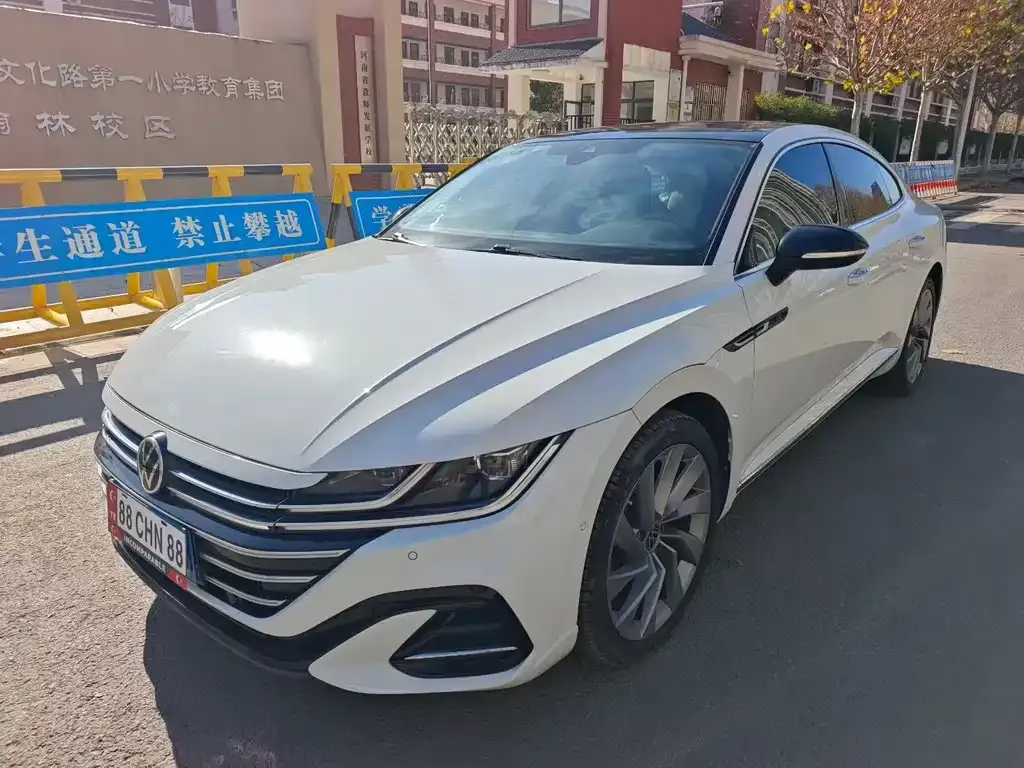 Volkswagen CC 2023 из CN, фото 3