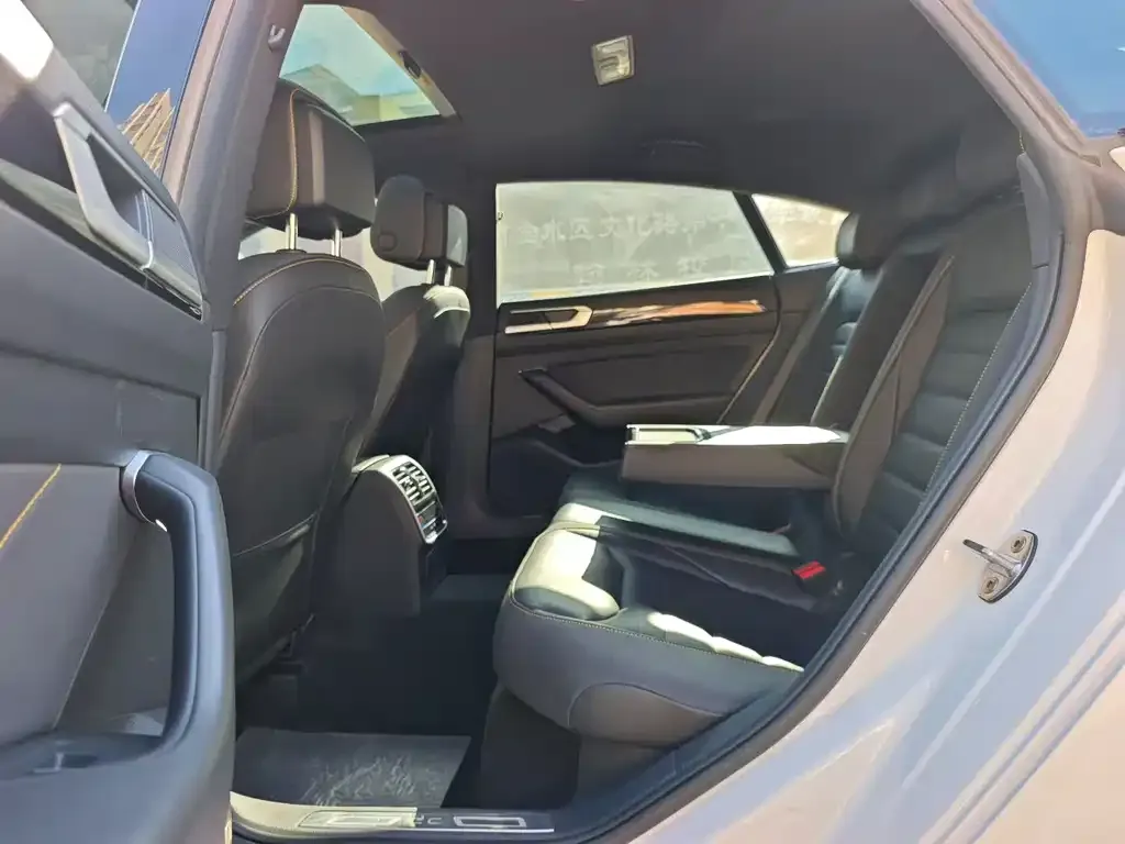 Volkswagen CC 2023 из CN, фото 6