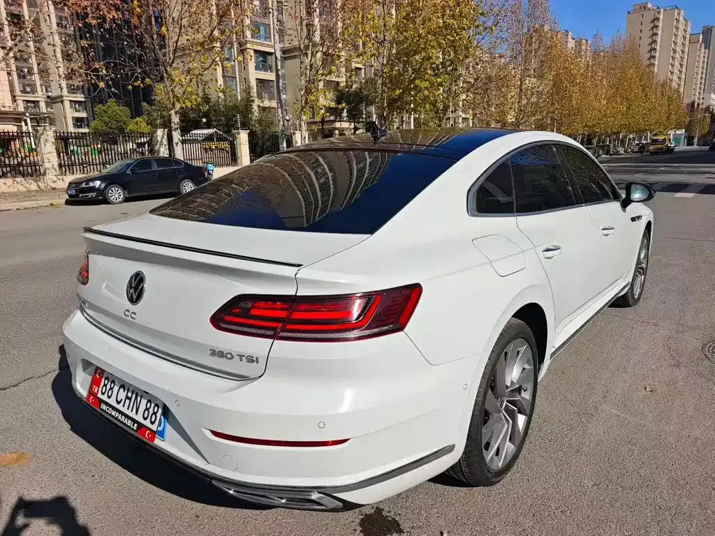 Volkswagen CC 2023 из CN, фото 9