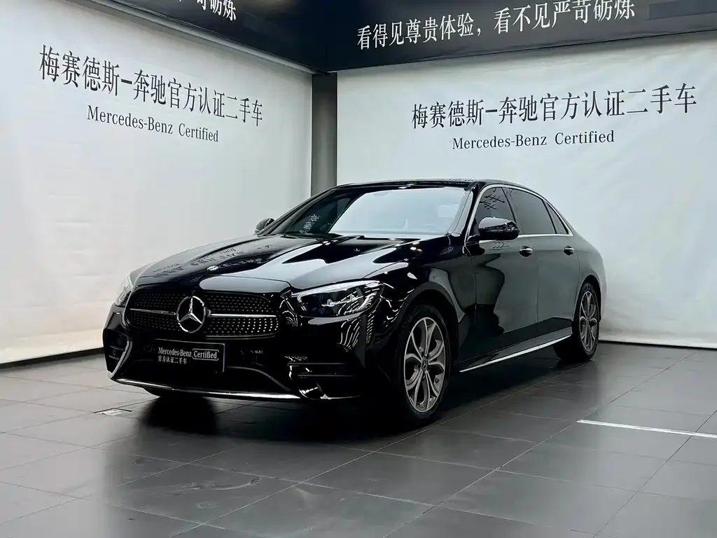 Mercedes-Benz E-Class — фото 1