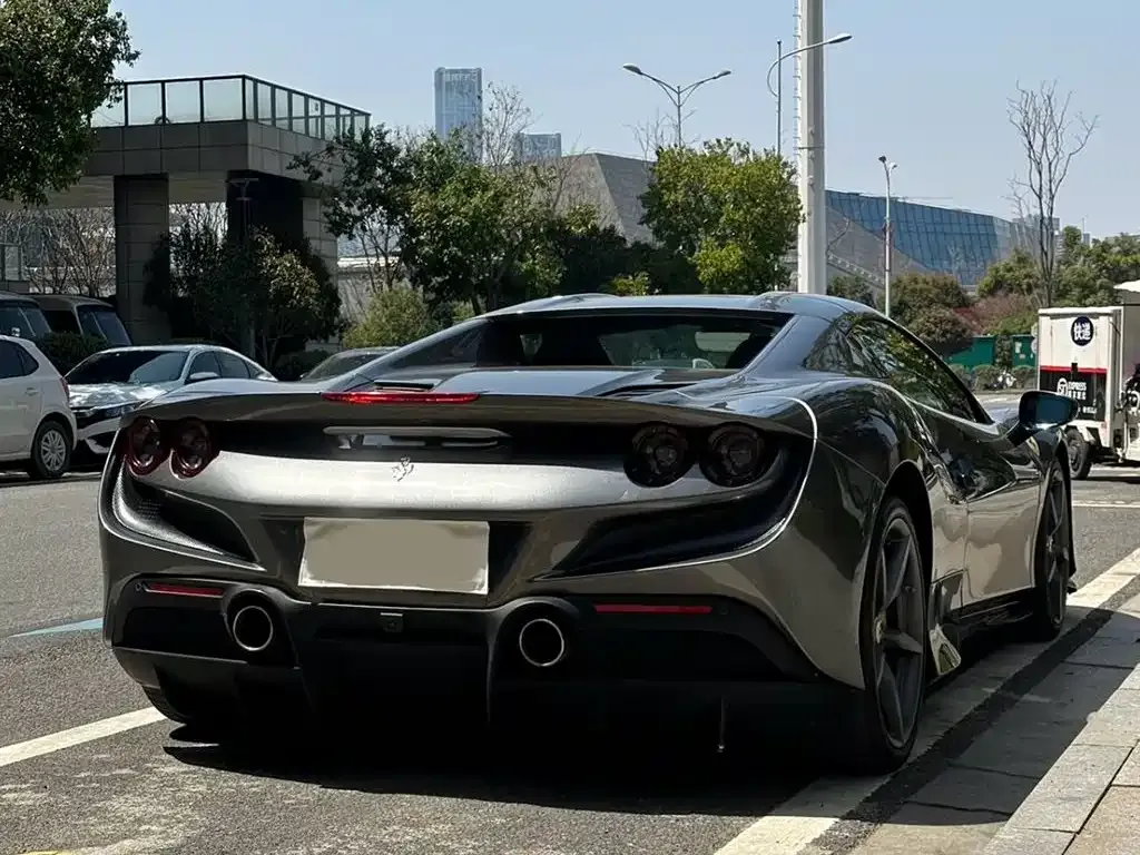 Ferrari F8 — фото 6