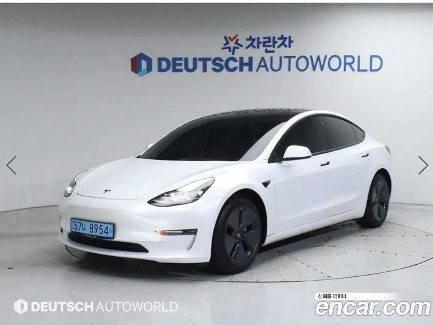 Tesla Model 3 — фото 1