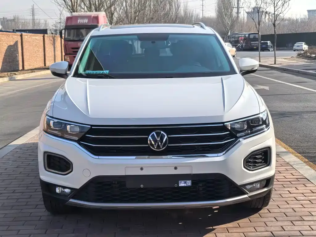 Volkswagen T-Roc — фото 2