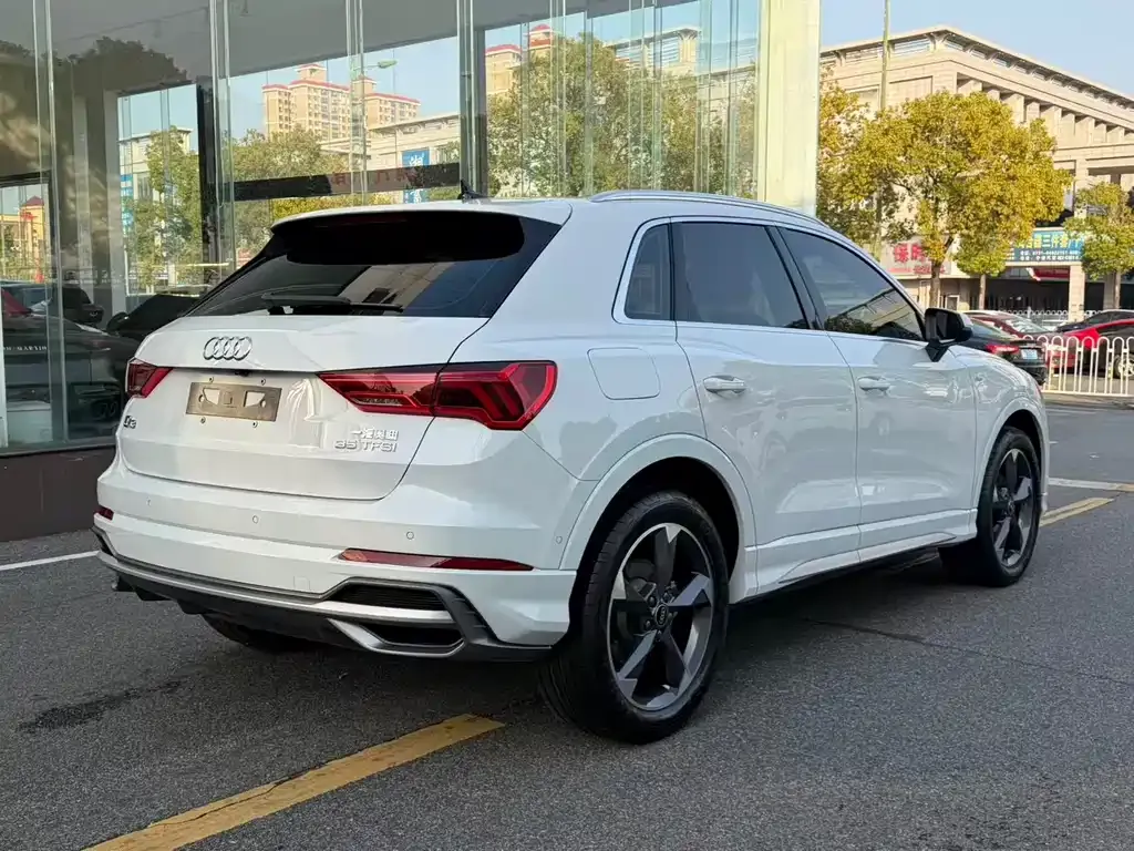Audi Q3 2023 из CN, фото 10