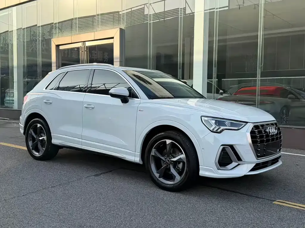 Audi Q3 2023 из CN, фото 3
