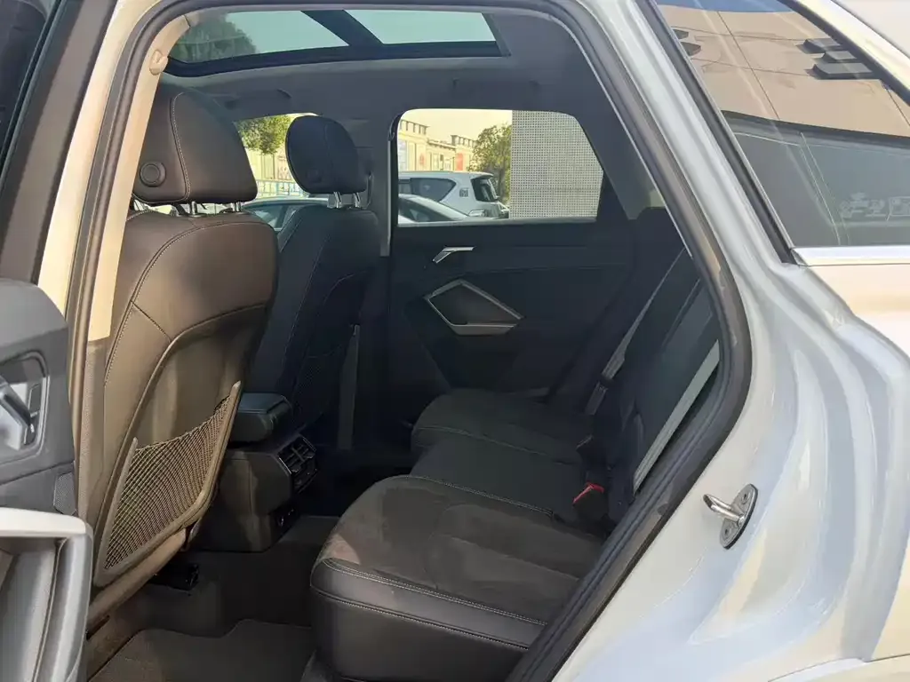 Audi Q3 2023 из CN, фото 6
