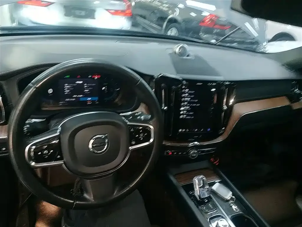 Volvo XC60 PHEV 2022 из CN, фото 10