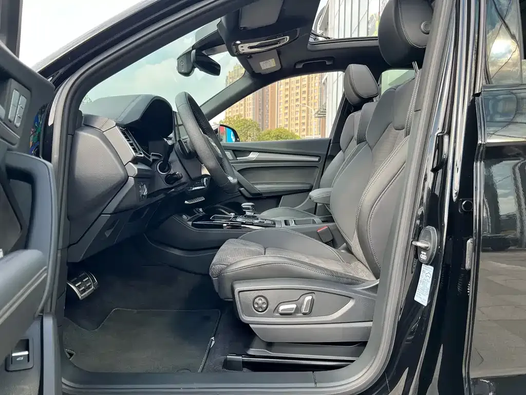 Audi Q5L Sportback 2024 из CN, фото 8