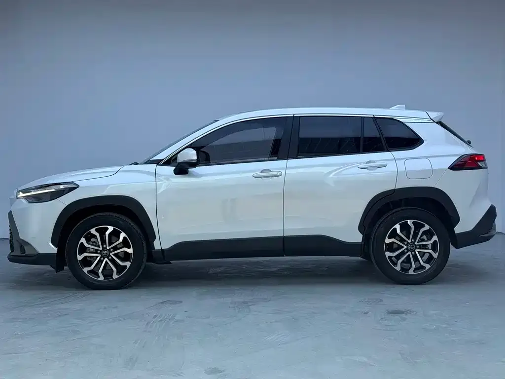 Toyota Frontlander 2023 из CN, фото 3