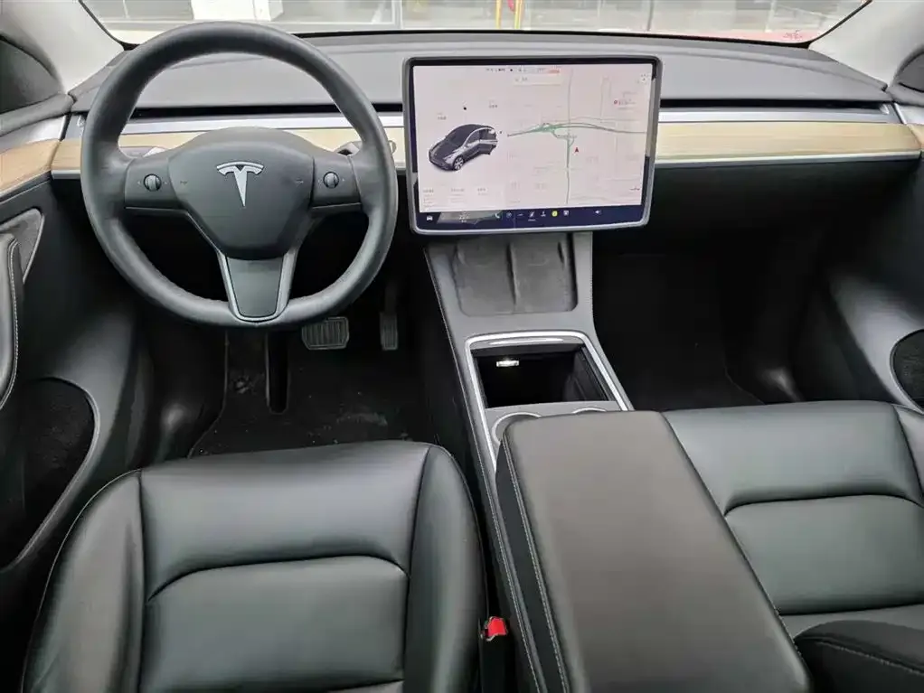 Tesla Model Y — фото 7