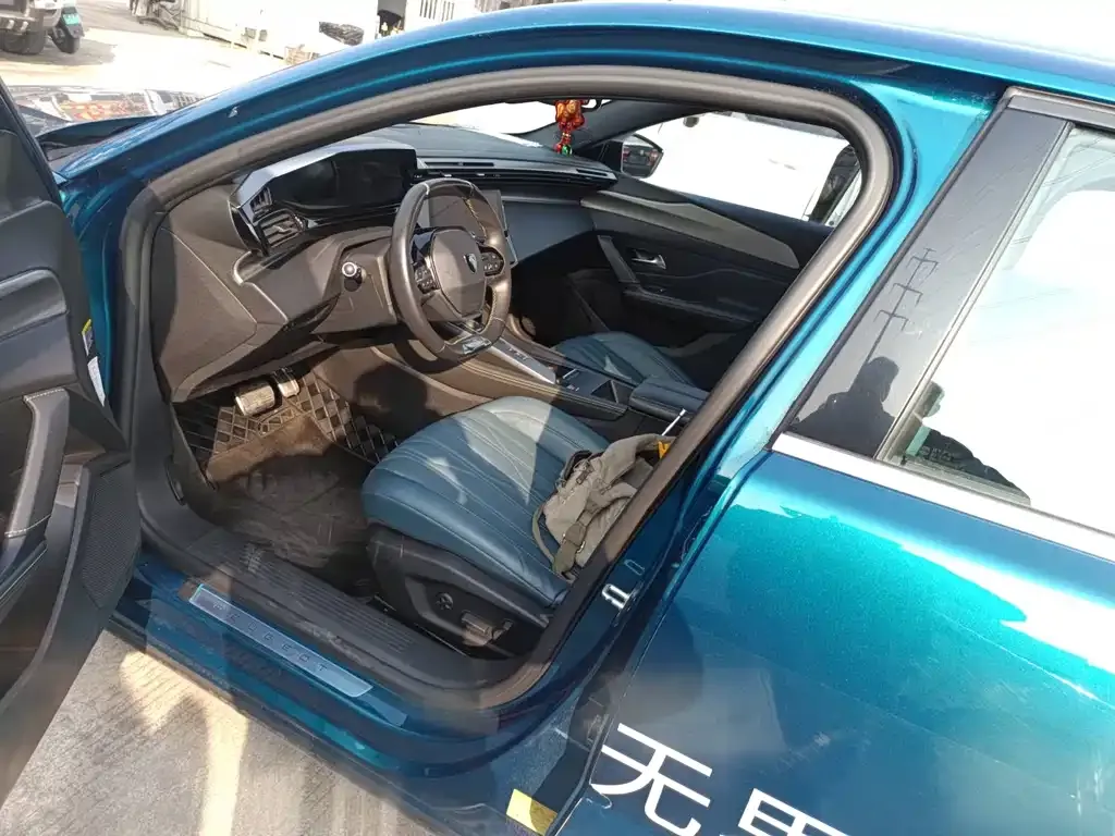Peugeot 408X 2023 из CN, фото 3