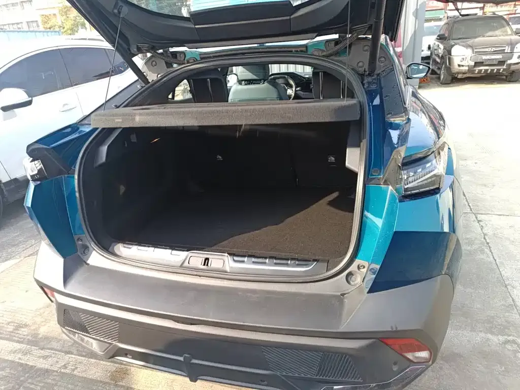 Peugeot 408X 2023 из CN, фото 9