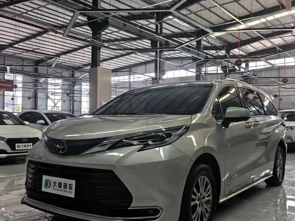 Toyota Sienna 2022 из CN, фото 1