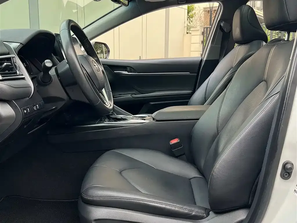 Toyota Camry 2021 из CN, фото 5