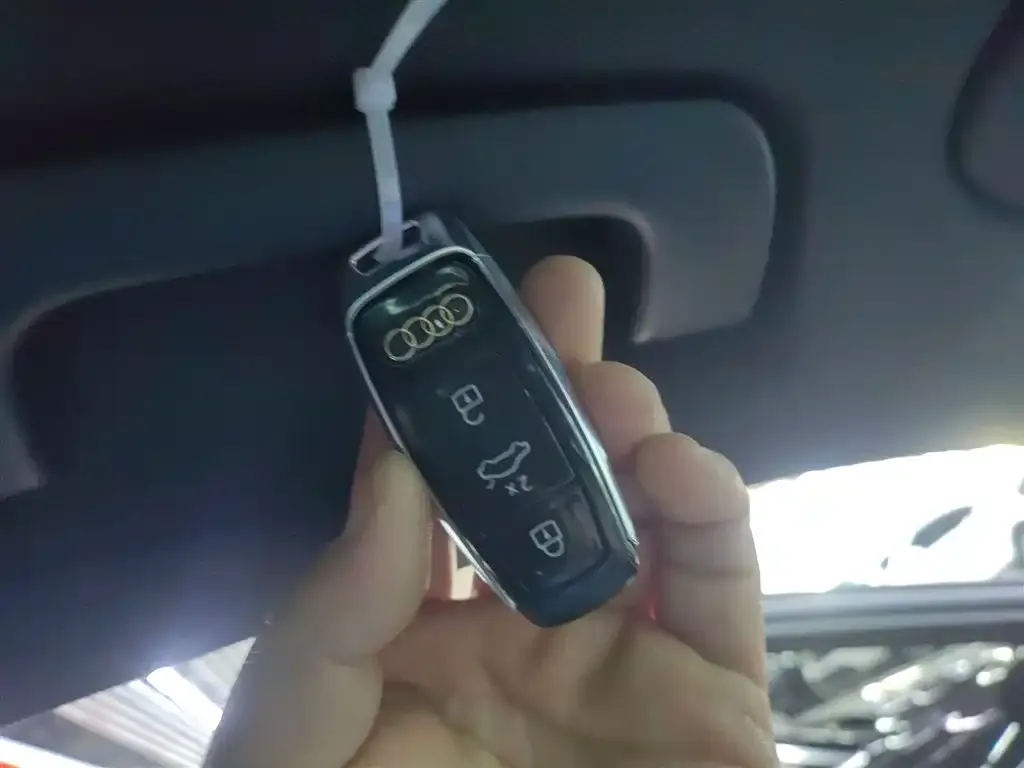 Audi A6L 2021 из CN, фото 2