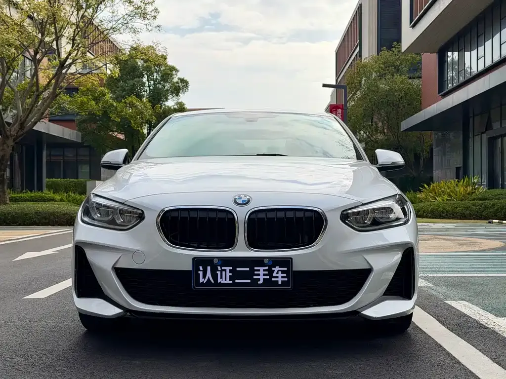 BMW 1 Series 2022 из CN, фото 2