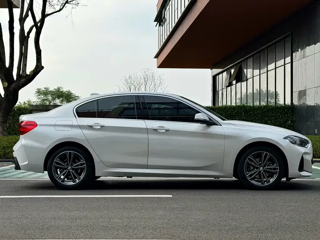 BMW 1 Series 2022 из CN, фото 4