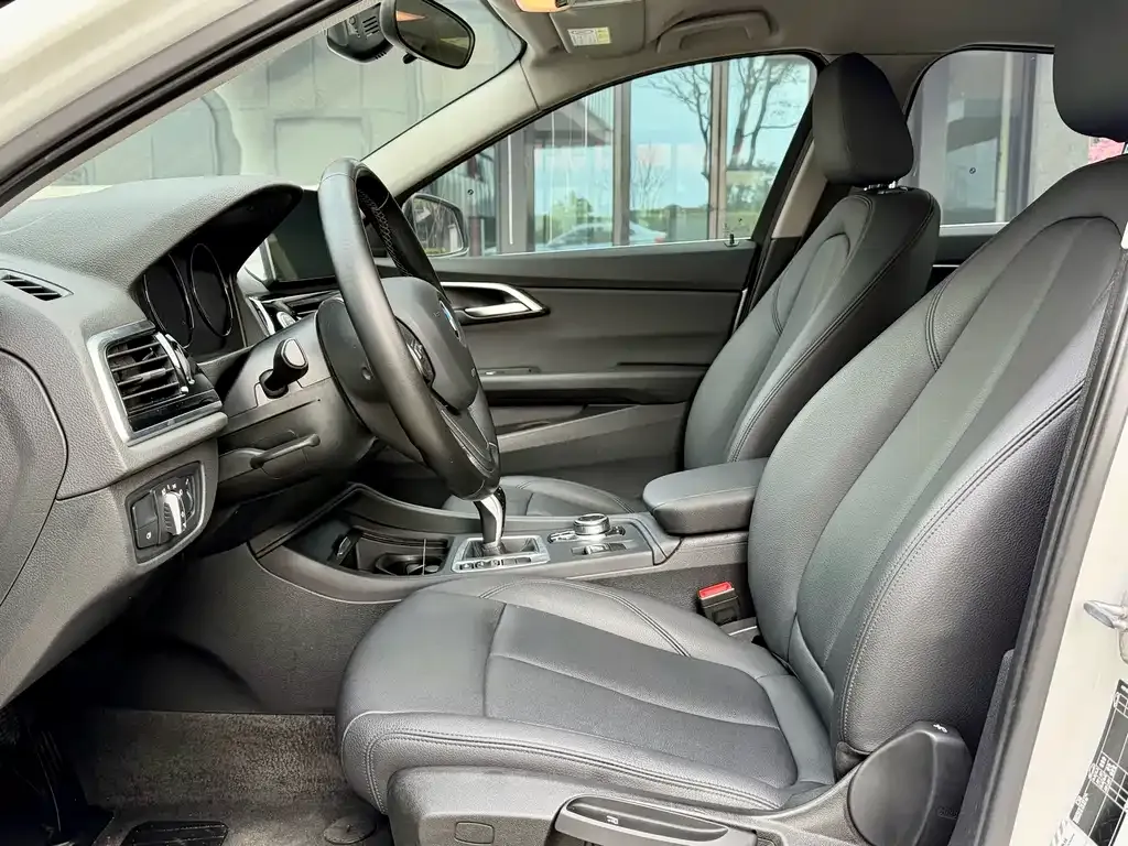 BMW 1 Series 2022 из CN, фото 9