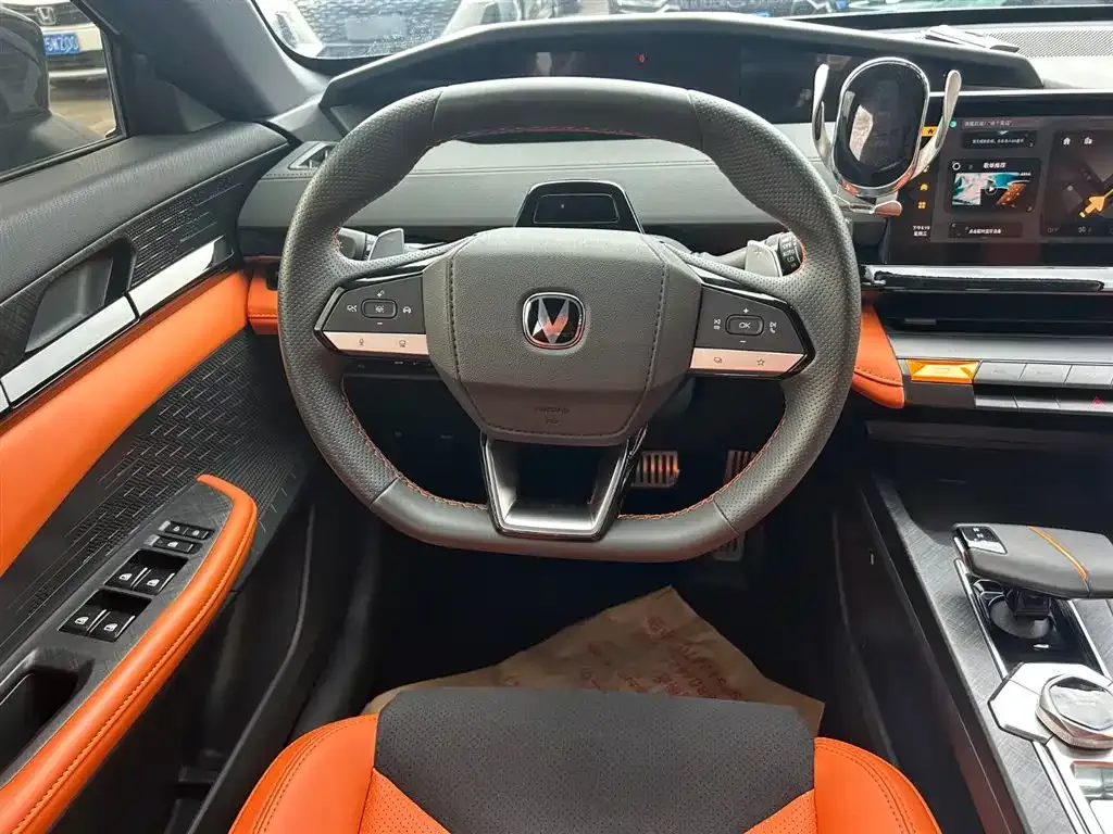 Changan UNI-V 2023 из CN, фото 2