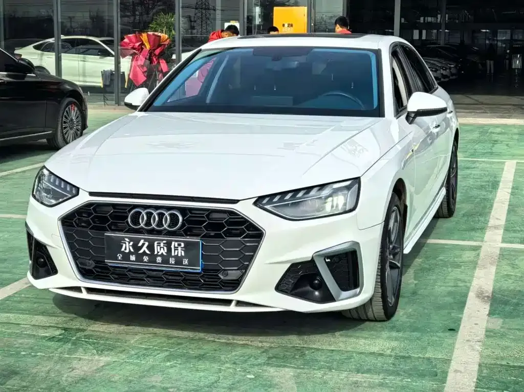 Audi A4L 2022 из CN, фото 1