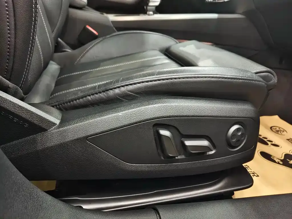 Audi A4L 2022 из CN, фото 7