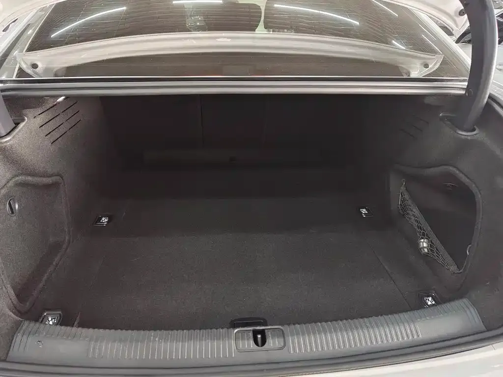 Audi A4L 2022 из CN, фото 9