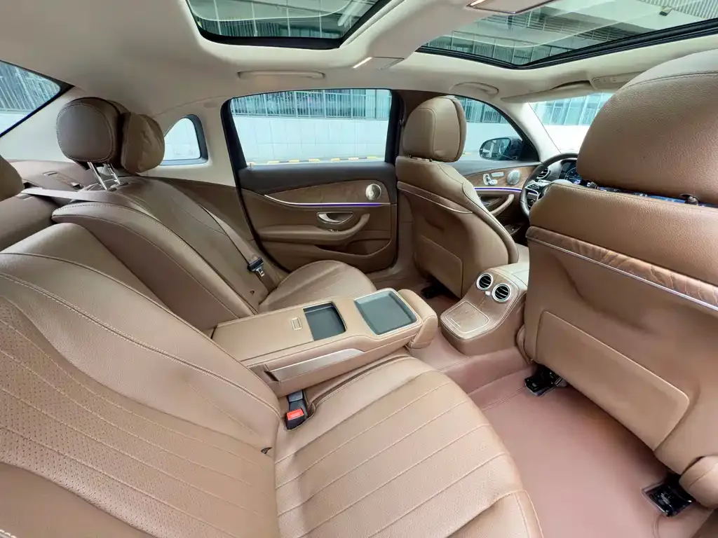 Mercedes-Benz E-Class 2023 из CN, фото 4