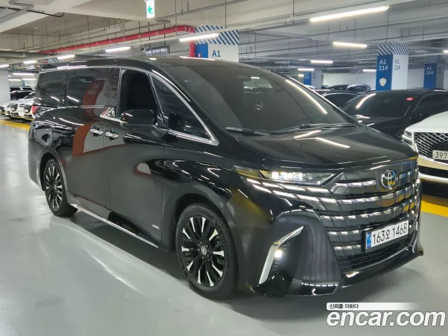 Toyota Alphard — фото 10