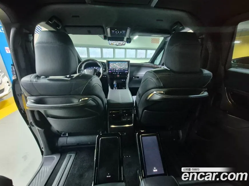 Toyota Alphard — фото 2