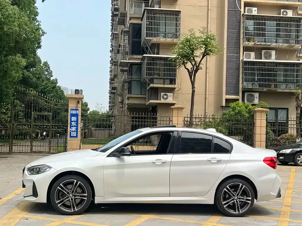 BMW 1 Series 2021 из CN, фото 4