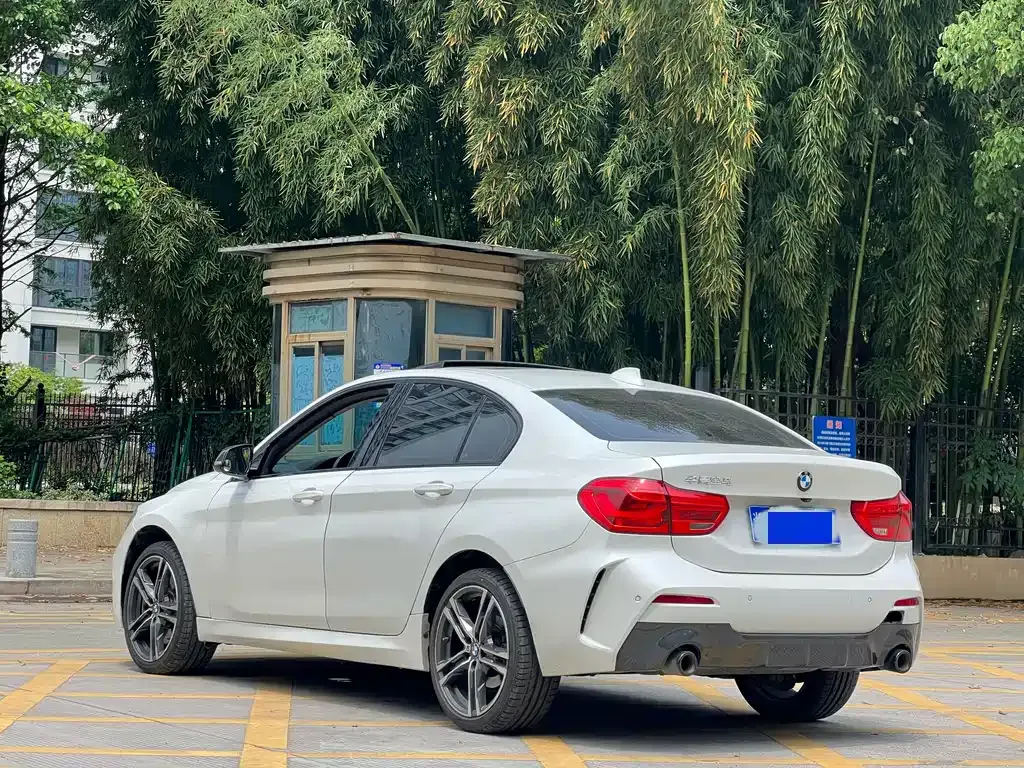 BMW 1 Series 2021 из CN, фото 8