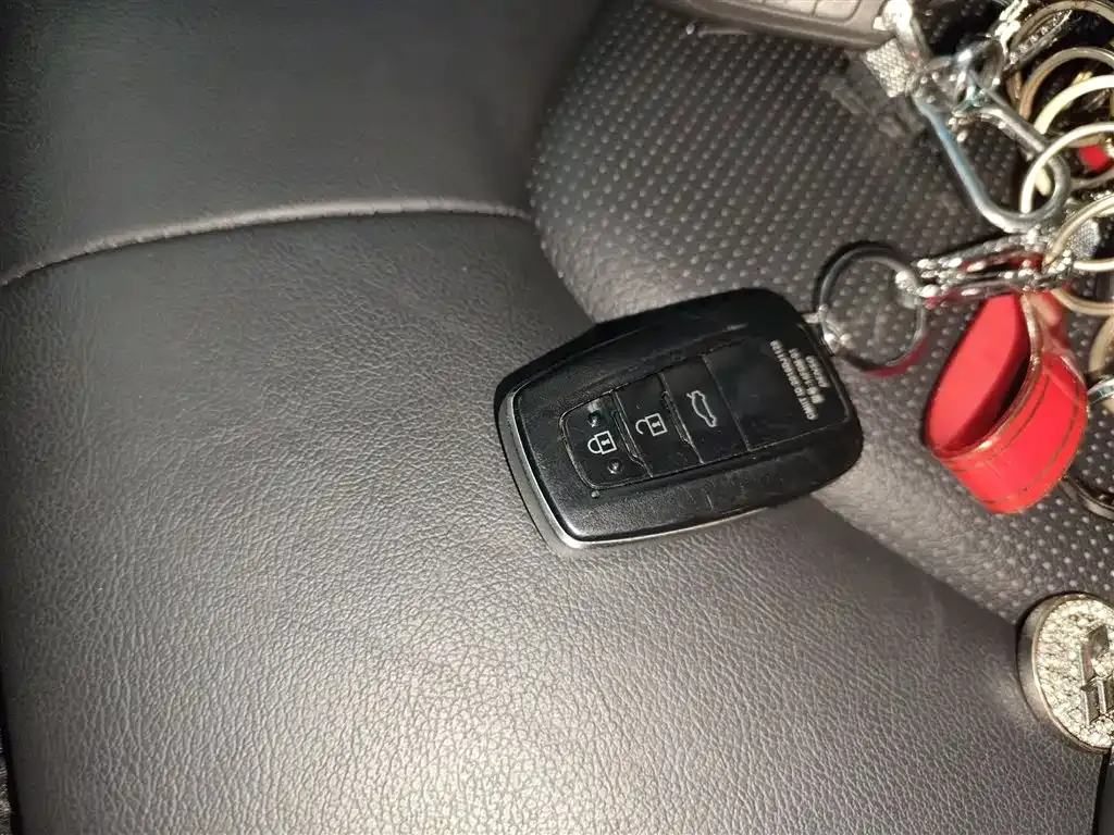 Toyota Camry 2022 из CN, фото 10