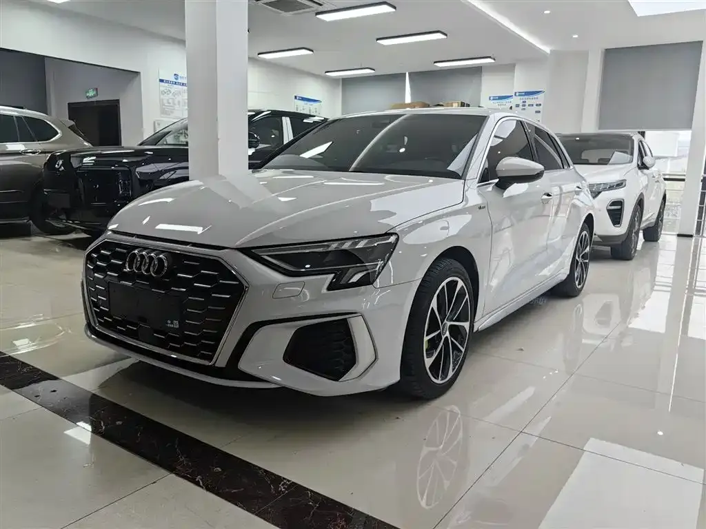 Audi A3 2022 из CN, фото 2