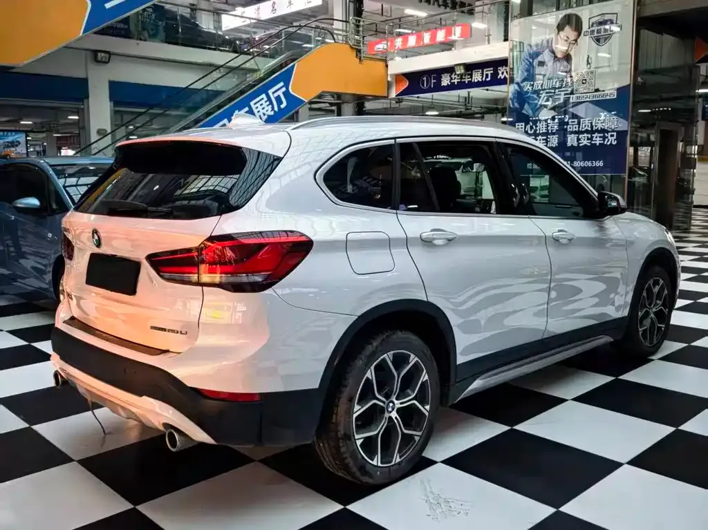 BMW X1 — фото 9