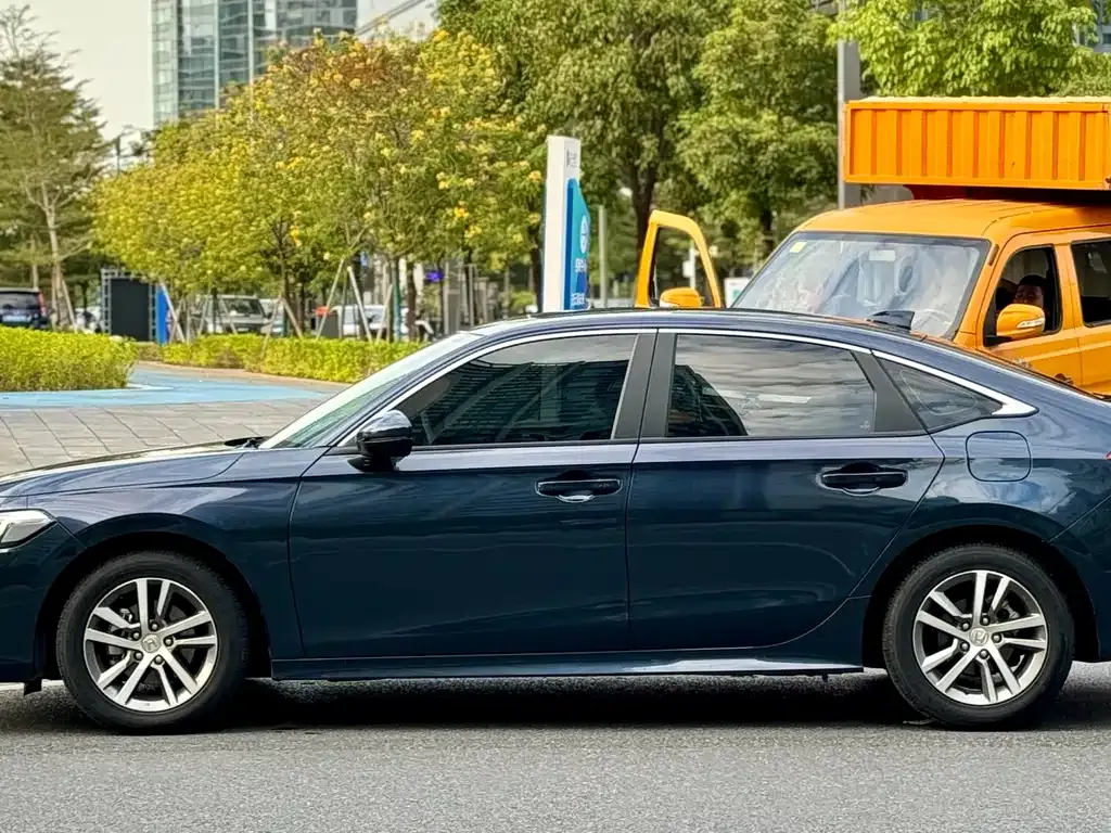 Honda Civic — фото 10
