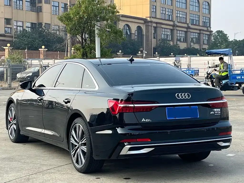 Audi A6L 2024 из CN, фото 8