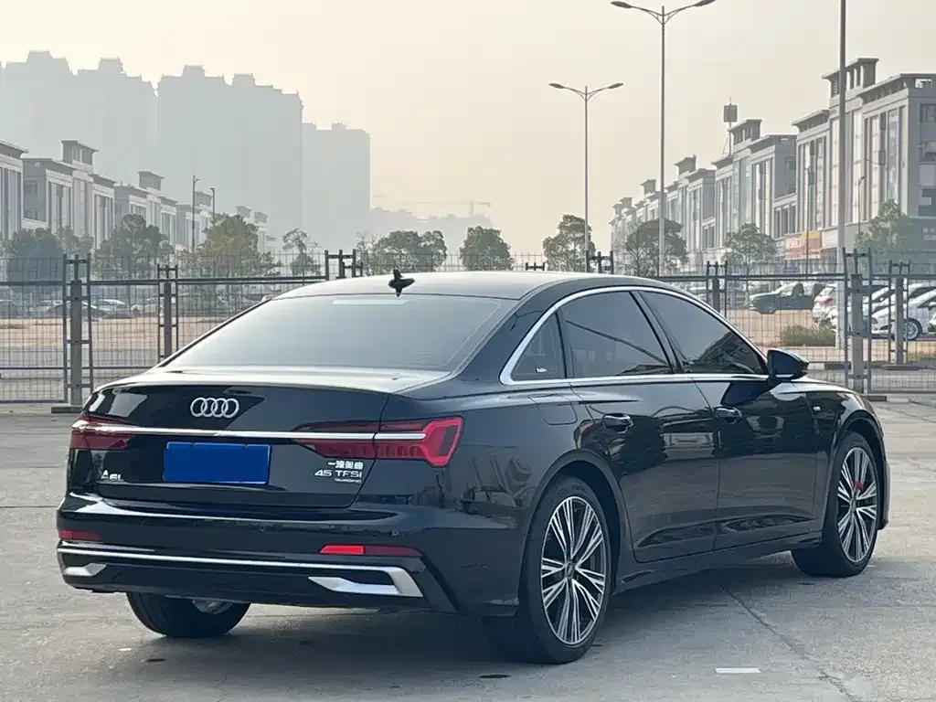 Audi A6L 2024 из CN, фото 6
