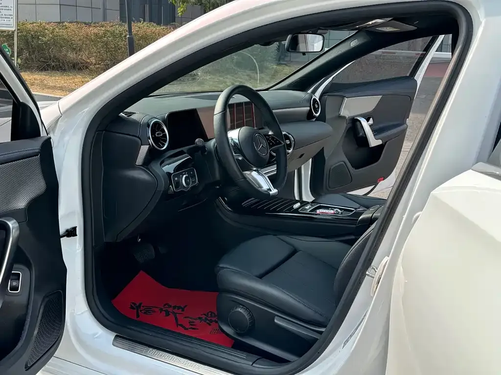 Mercedes-Benz A-Class 2024 из CN, фото 6