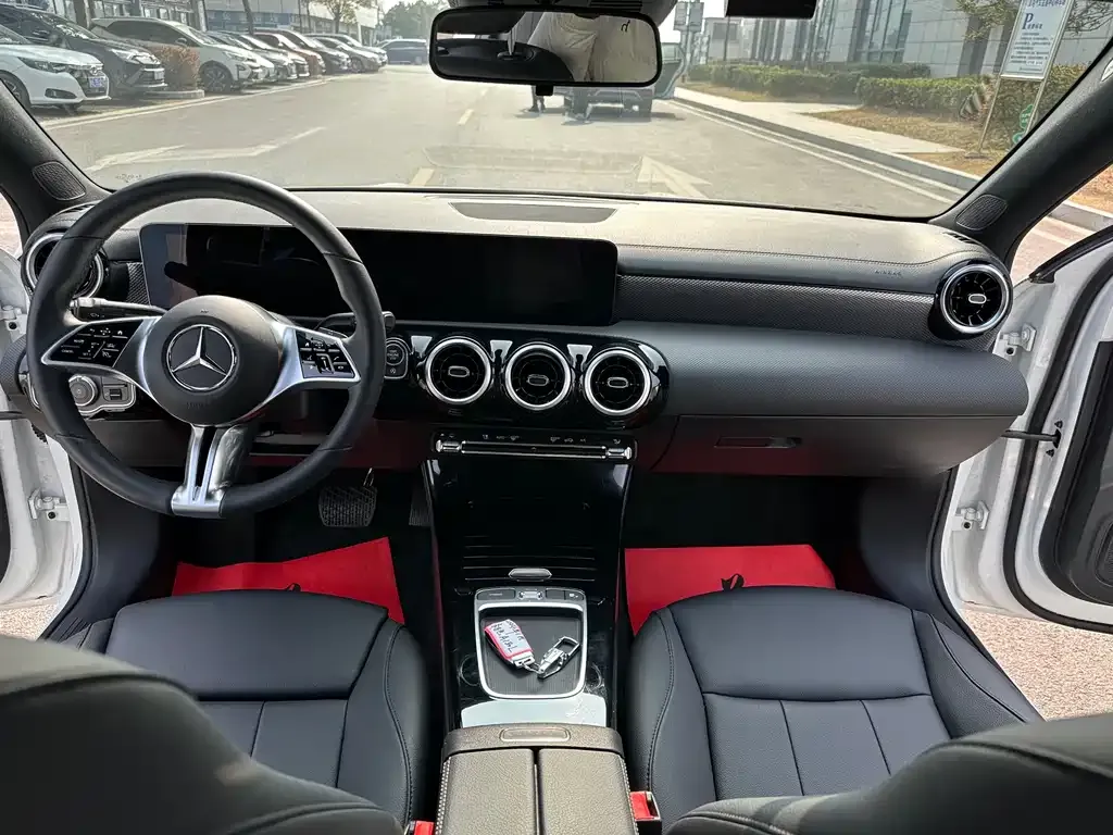 Mercedes-Benz A-Class 2024 из CN, фото 9