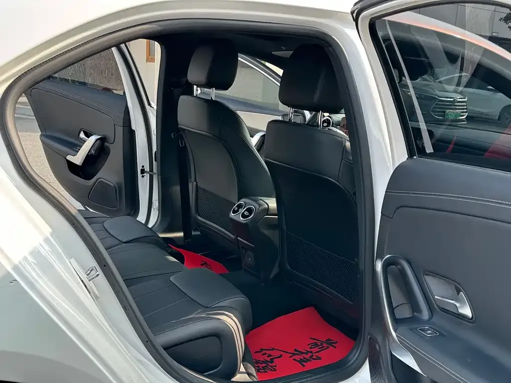 Mercedes-Benz A-Class 2024 из CN, фото 3