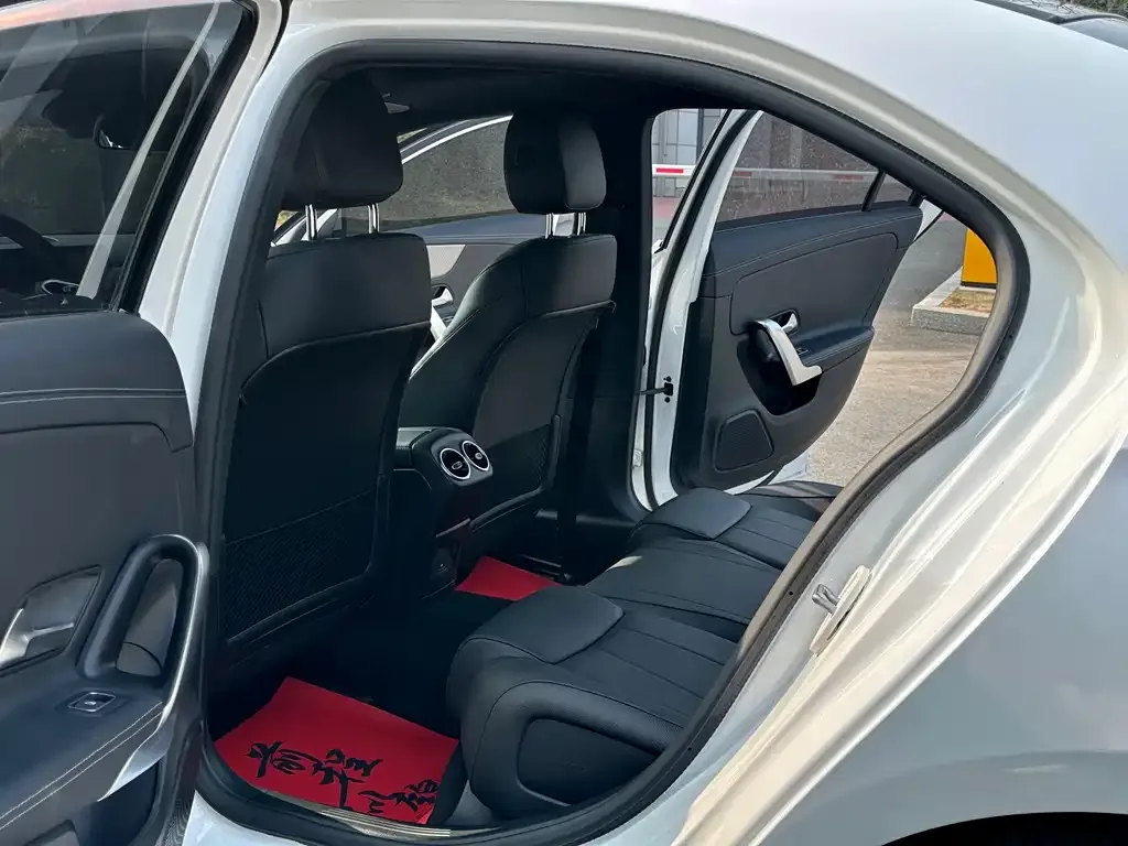 Mercedes-Benz A-Class 2024 из CN, фото 10