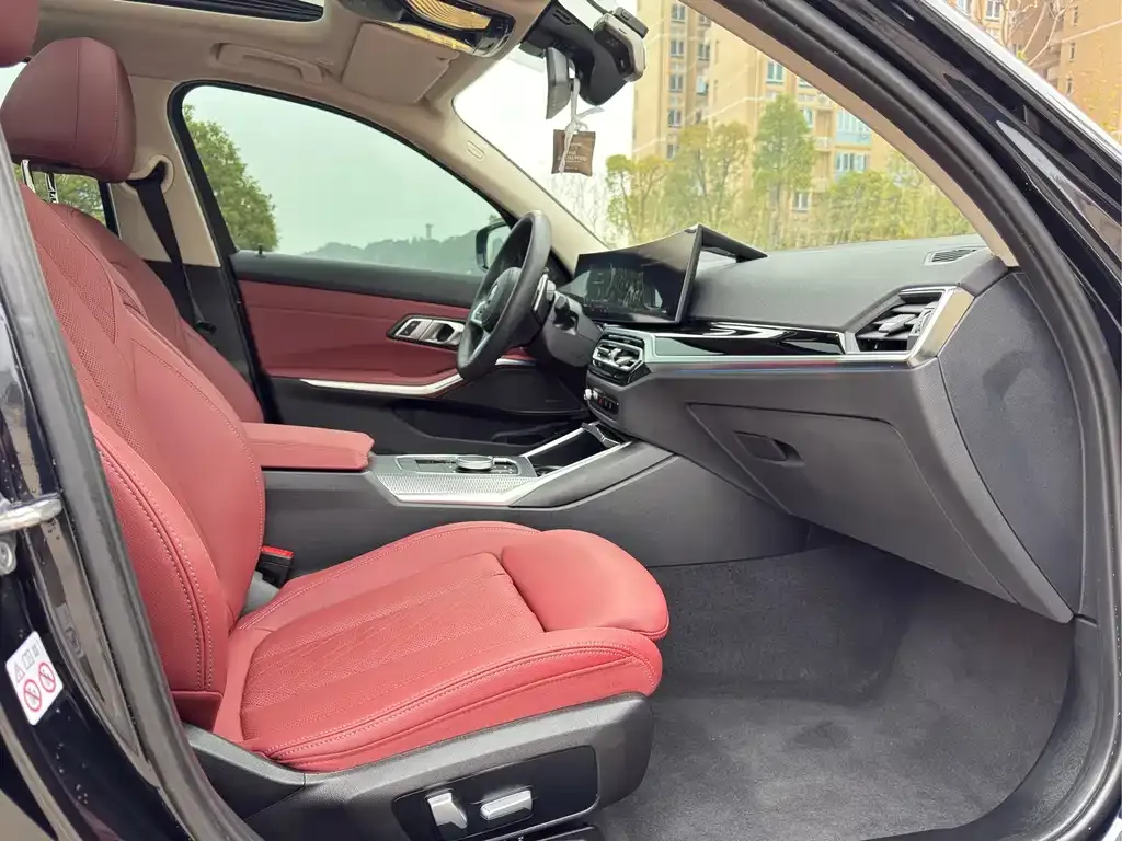 BMW 3 Series 2023 из CN, фото 8
