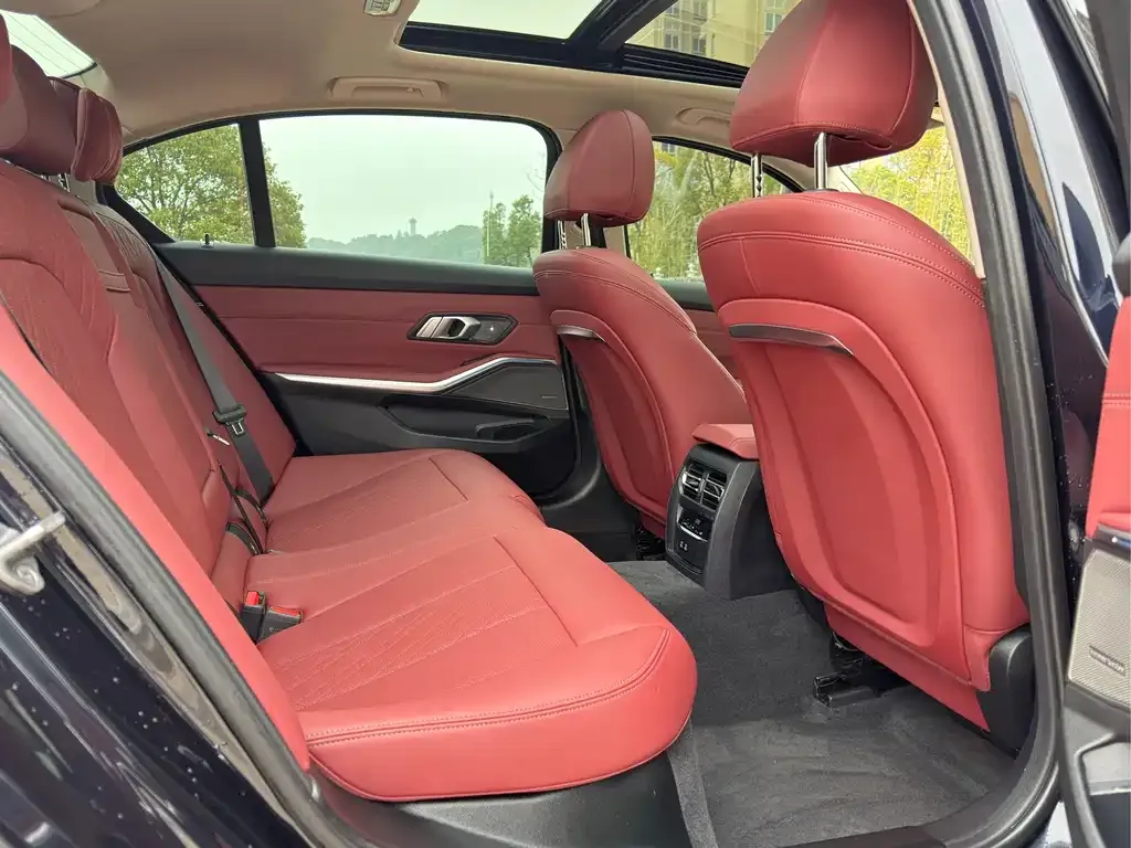 BMW 3 Series 2023 из CN, фото 3