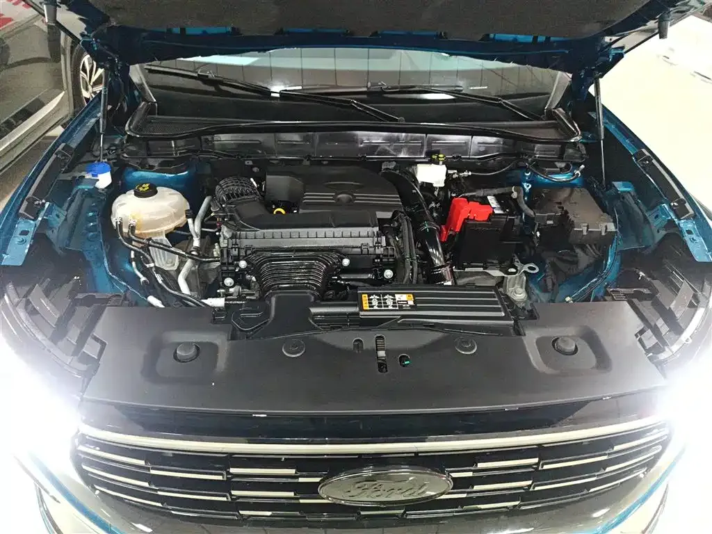 Ford Edge — фото 10