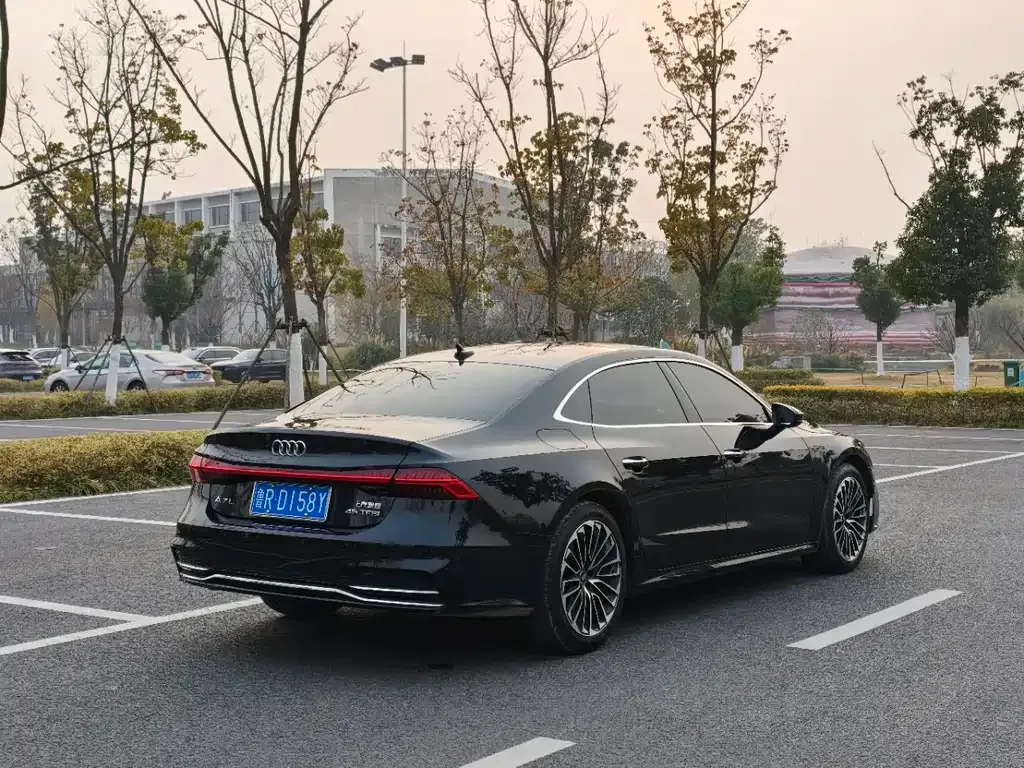 Audi A7L — фото 5